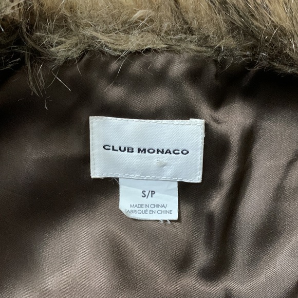 🌺Host Pick🌺Club Monaco ,Made in China,faux fur vest,size small - Picture 4 of 7